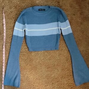 💜4/$20💜SHEIN sweater with bell sleeves